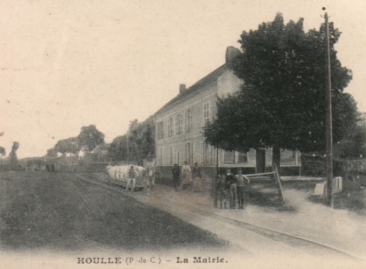 Houlle l' ancienne mairie