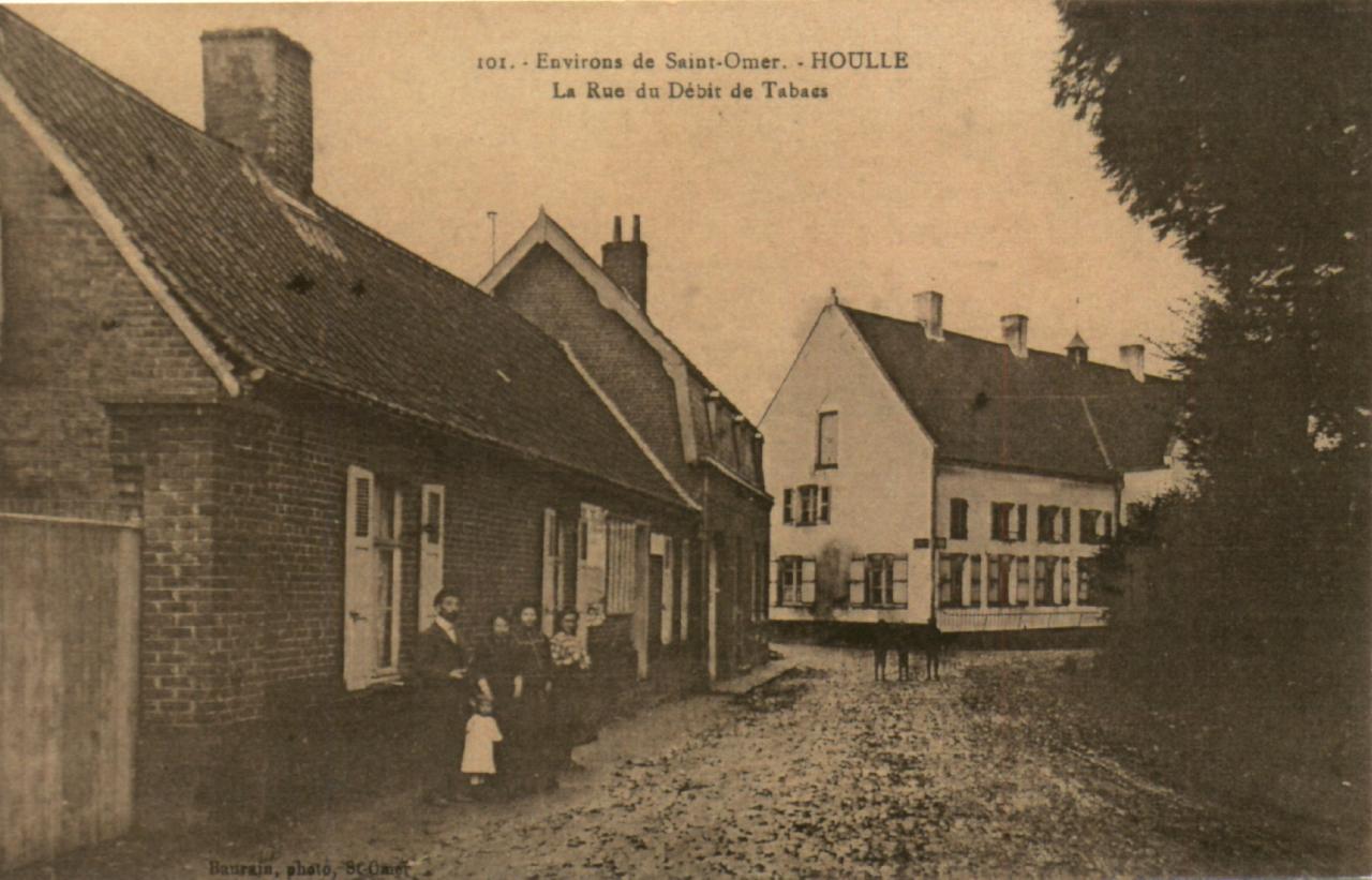 HOULLE LA RUE DU DÉBIT DE TABACS