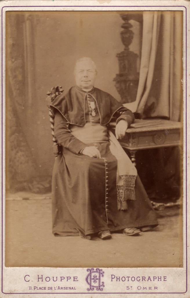 Houlle Monseigneur Leroy ancien curé de Houlle