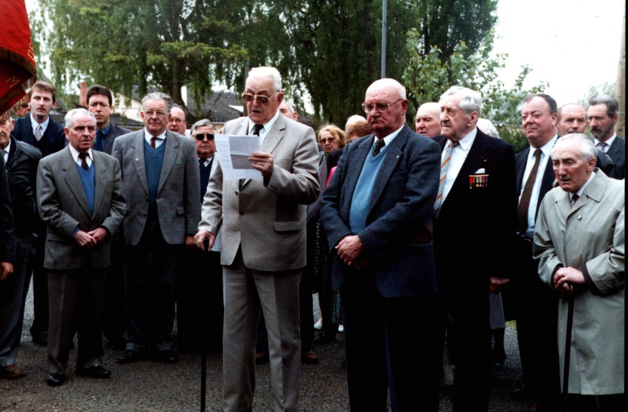 Houlle Monument vincq mai 1993