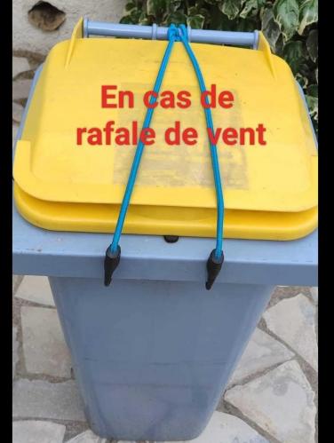 Poubelle jaune 1